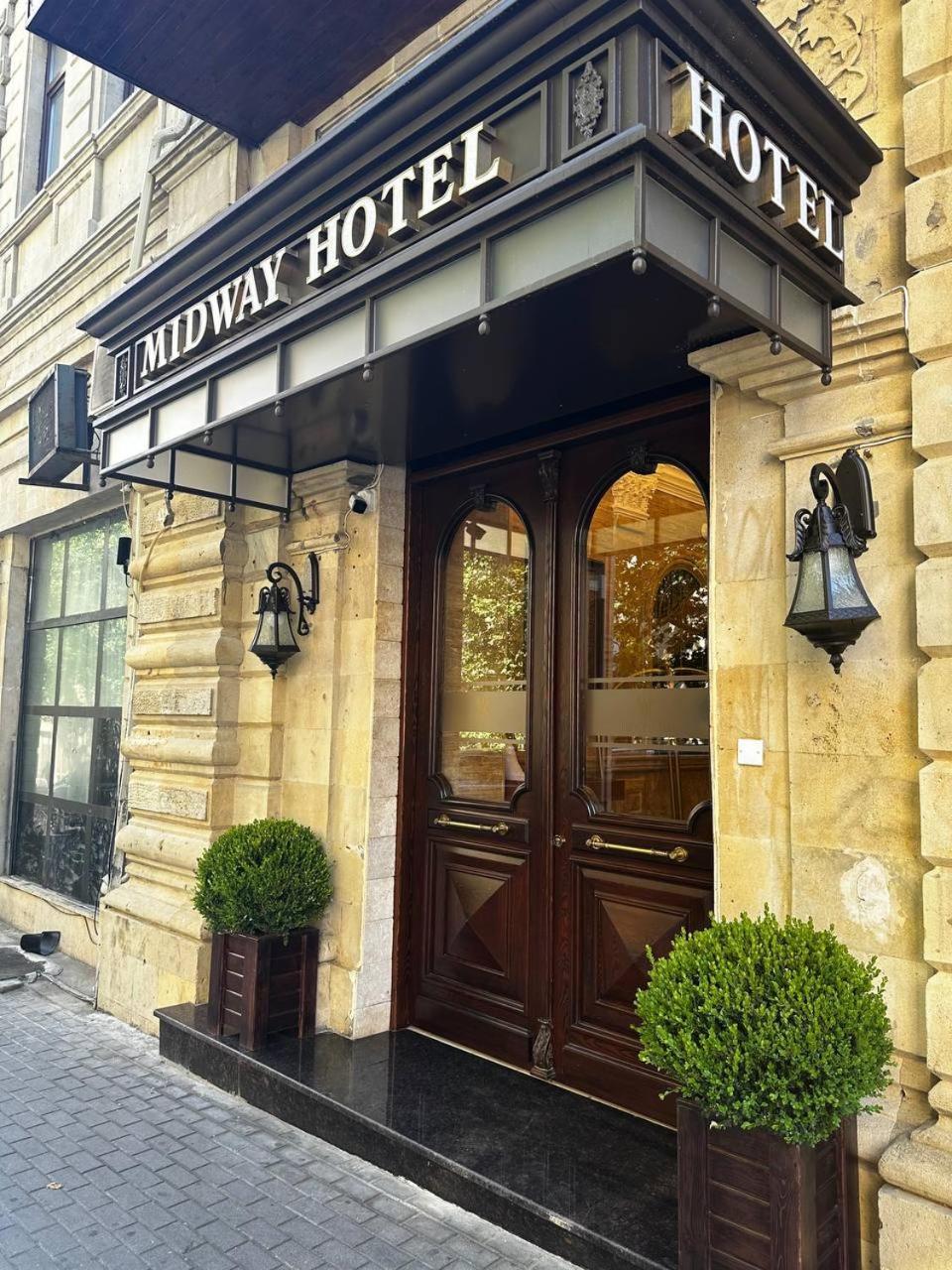 Midway Baku Hotel Exteriör bild